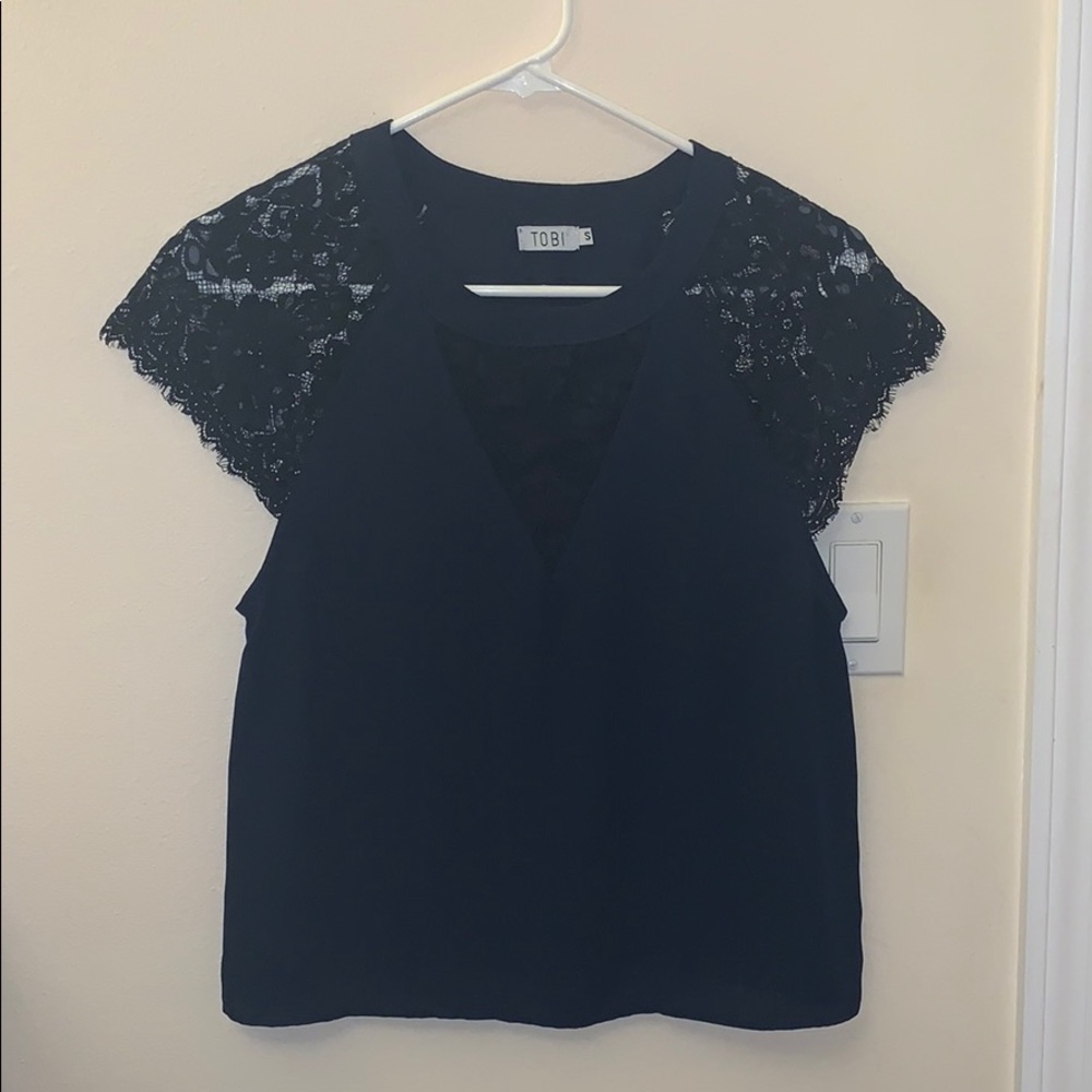 Navy tee with lace sleeves